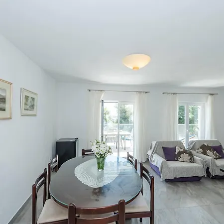 Tolles Haus In Okrug Gornji Mit Eigenem Balkon Trogir