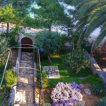 Holiday home Tolles Haus In Okrug Gornji Mit Eigenem Balkon